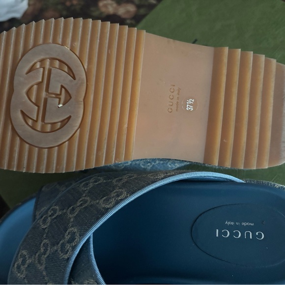 Gucci Platform slides! - Picture 5 of 6